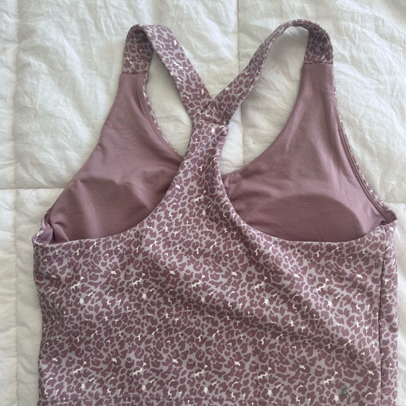 Workout top - Picture 2 of 3